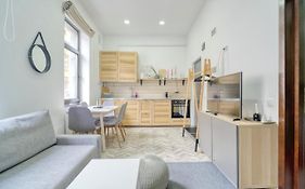 Whitestar Apartment